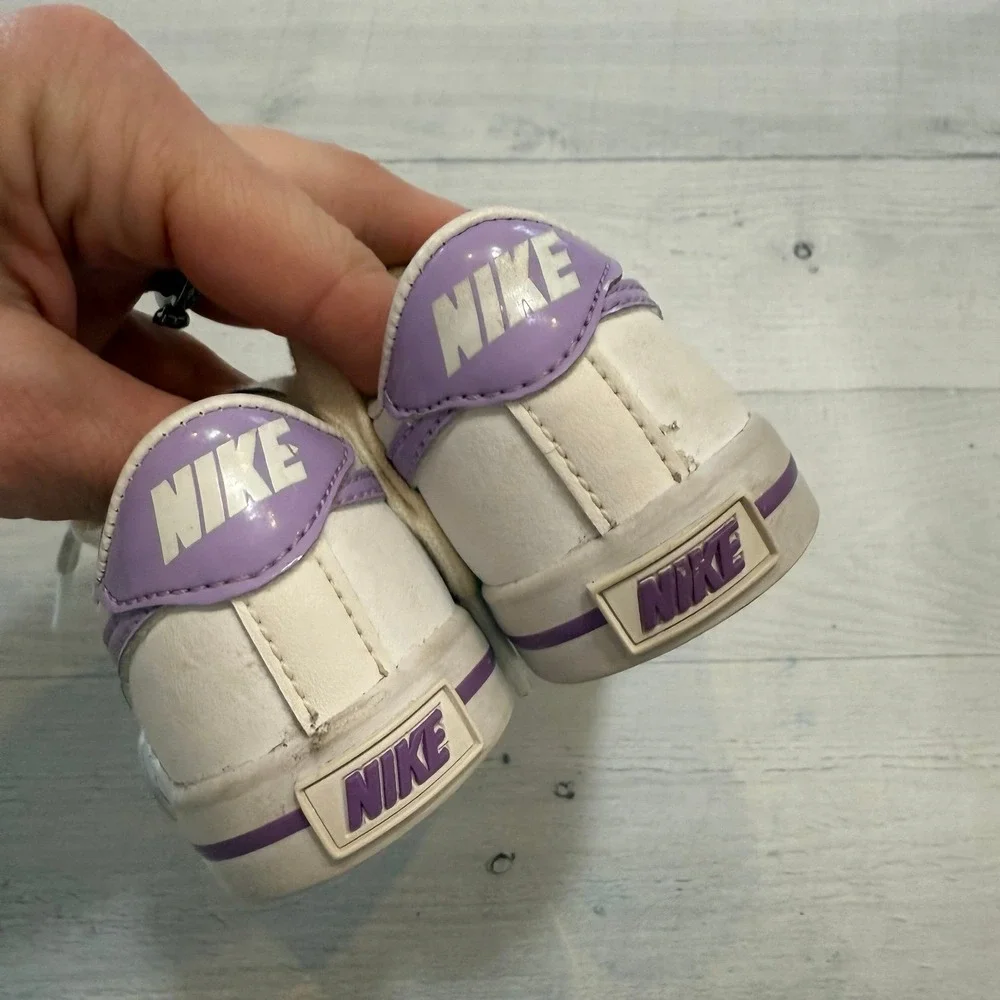 Nike white‎ and light purple baby toddler shoes child size 2
